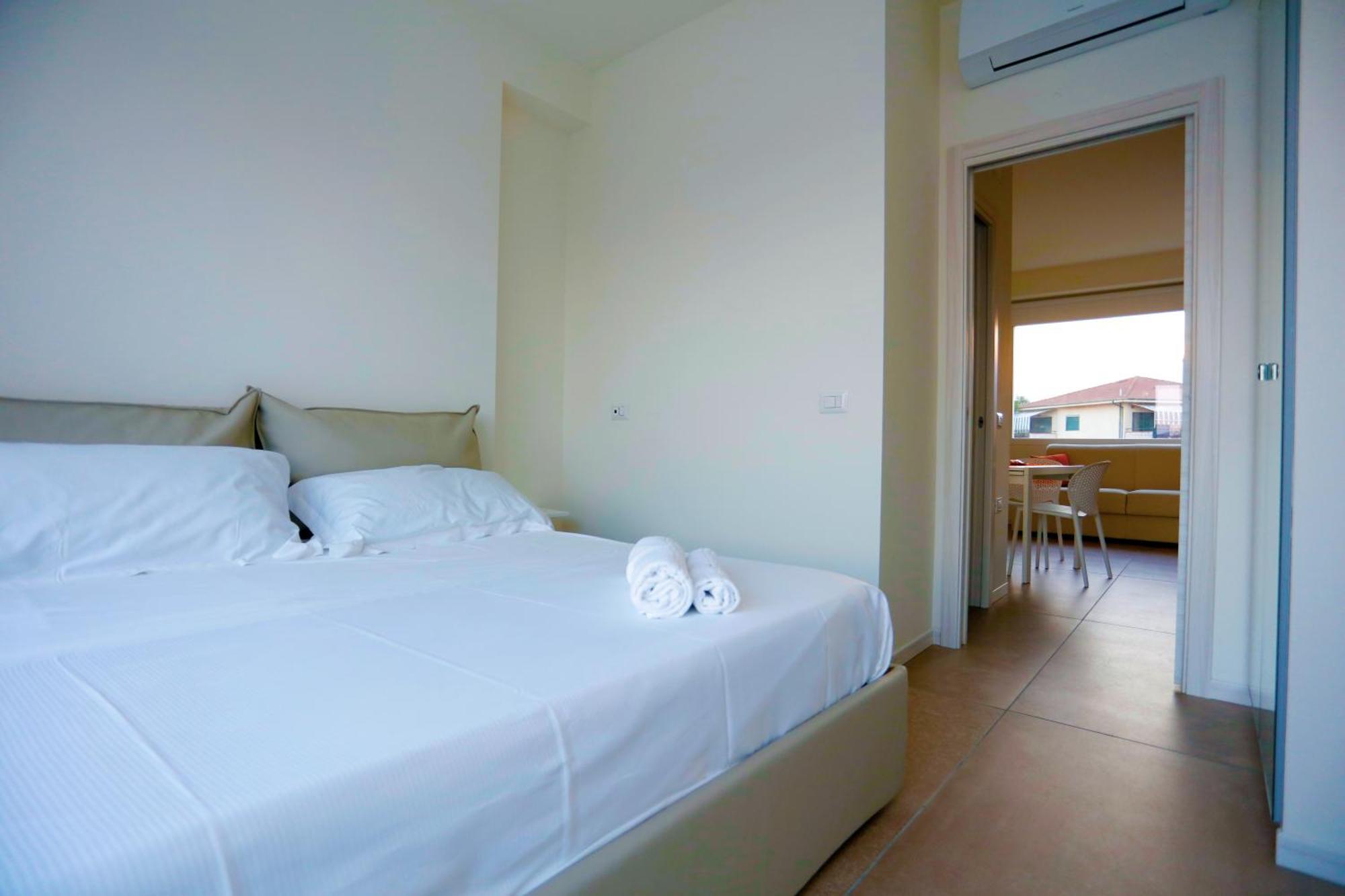 Path House - Etna & Sea View Aparthotel Riposto Room photo